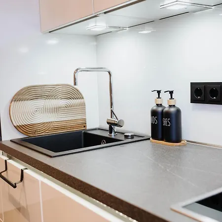 Garden - Private Sauna & Whirlpool Apartamento